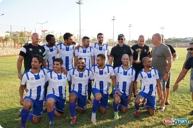 הנבחרת המנצחת (אורי אלפי)